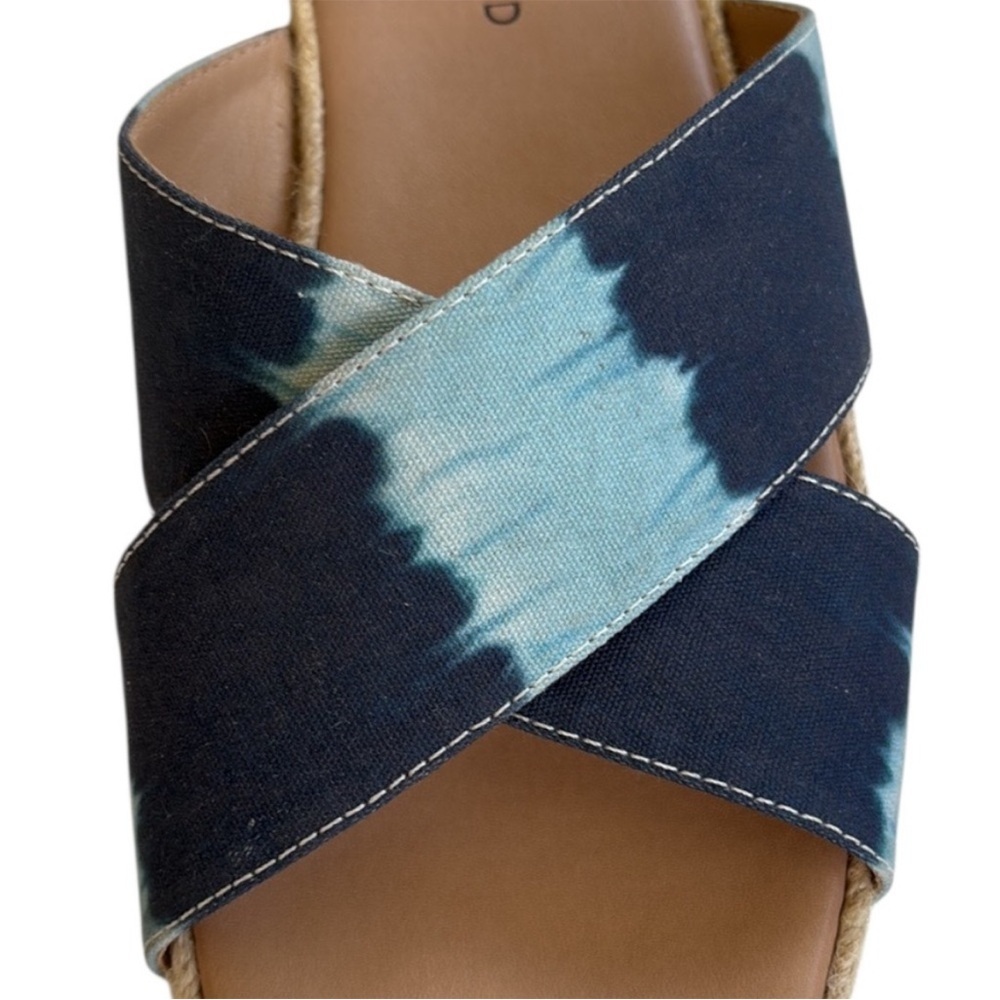 EUC Lucky Brand Gayte Sandals Blue Tie-Dye Size 9 - Picture 3 of 8